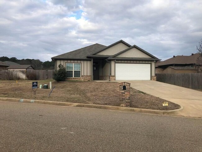 Beautiful 3 Bedroom home in Hallsville ISD - Beautiful 3 Bedroom home in Hallsville ISD