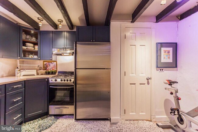 Photo - 136 Carpenter St