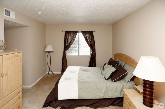 English Village Apartments