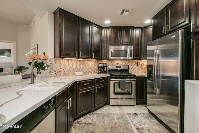 Building Photo - 5350 E Deer Valley Dr Unit 4266