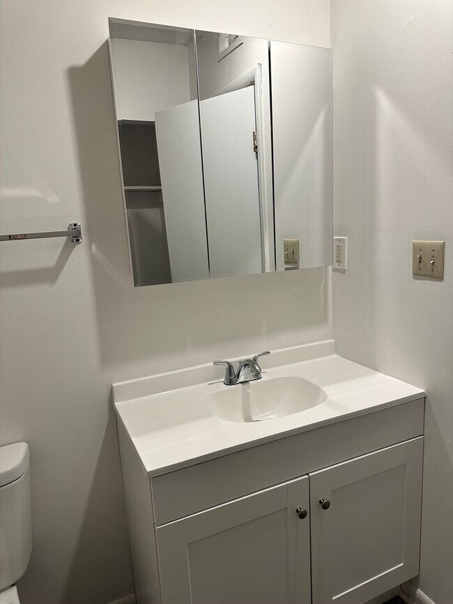 Photo - 2 bedroom townhouse in The Midlands! Avail...