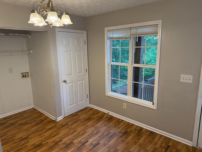 Photo - 573 Elrod Ave