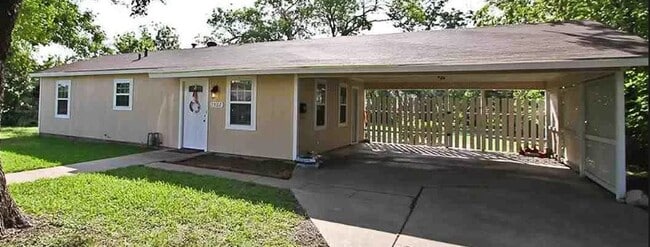 Photo - 1507 N Main St