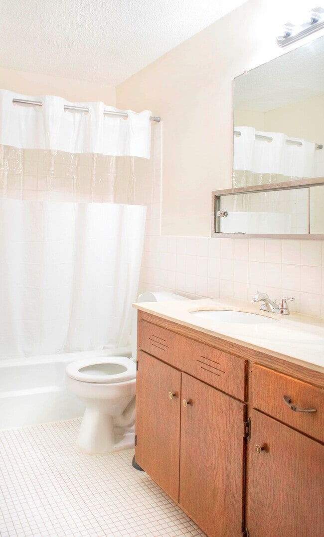 Photo - Glenbrook Apts.