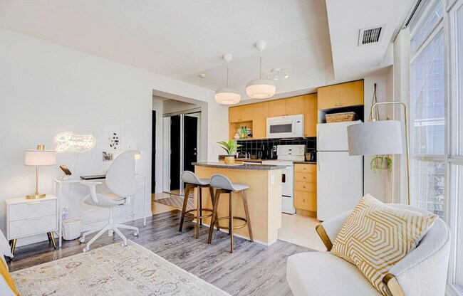 Photo - 15 Yonge St Unit ID1345849P