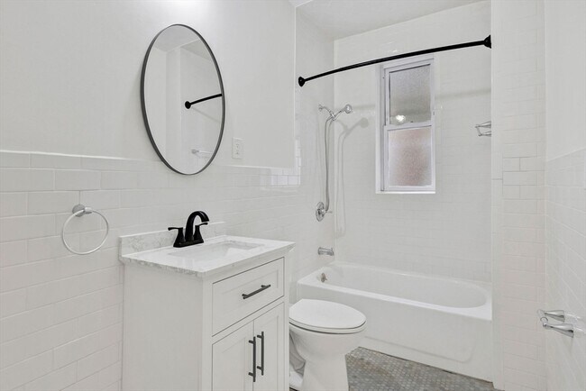 Photo - 864 Huntington Ave Unidad 2