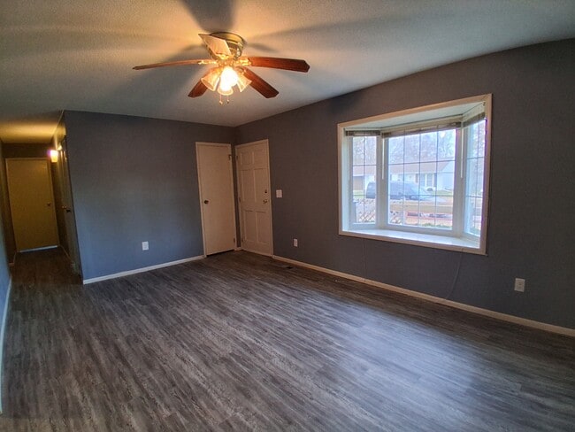 Photo - 924 Sunset Rdg