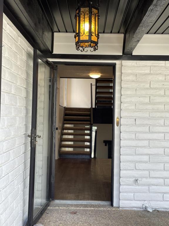 Photo - 6114 S Lakewood Ave