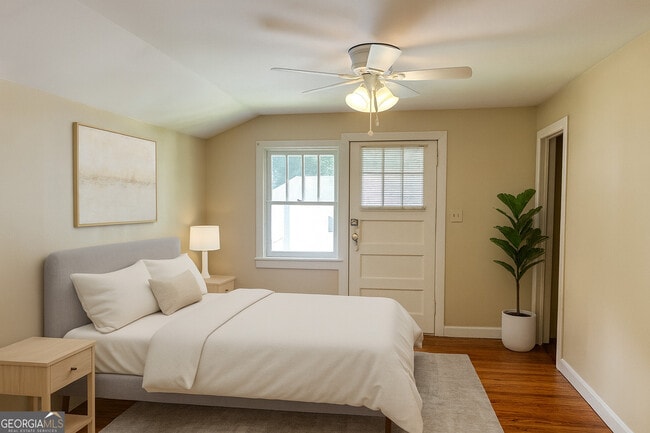 Photo - 1872 Dunlap Ave