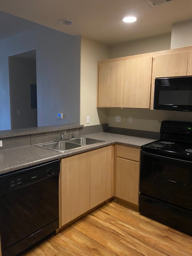 Photo - 1300 Market St Unit 205