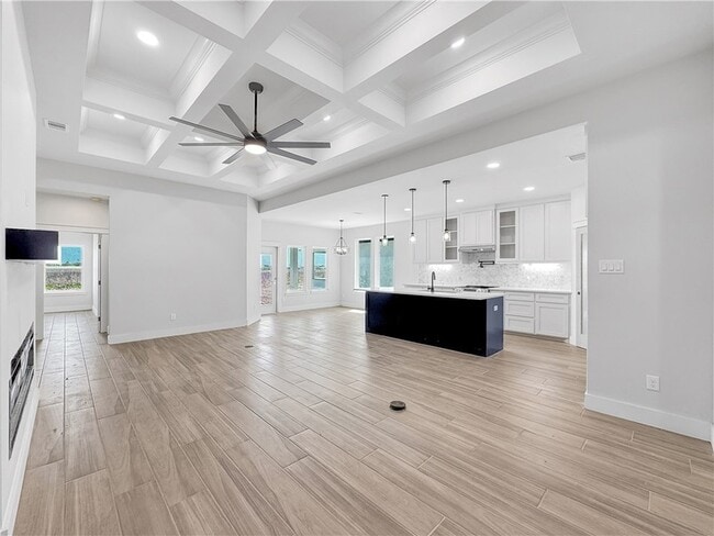 Photo - 6222 Sadie St