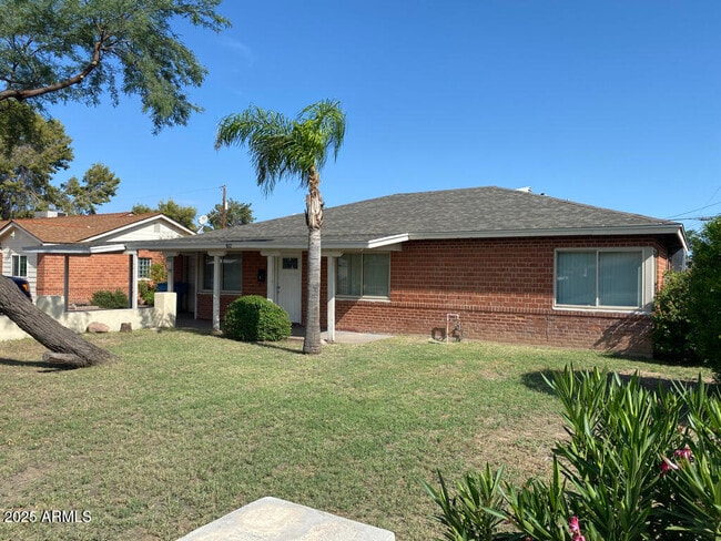Photo - 822 W Missouri Ave