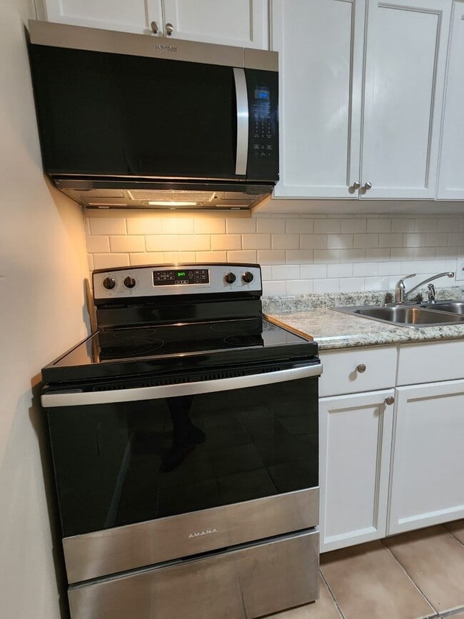 Photo - 812 E Lotus Ave Unit A