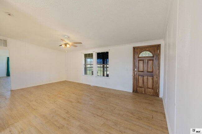 Photo - 205 Par Rd 2226