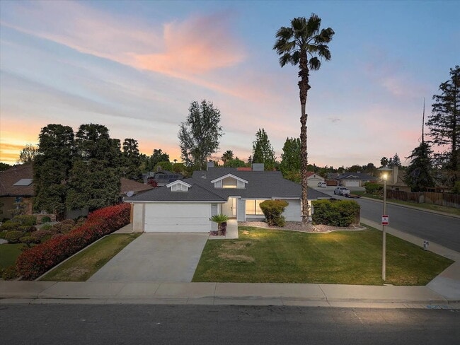 Photo - Beautiful 3 Bedroom, 2 Bathroom Home with Spacious Yard!