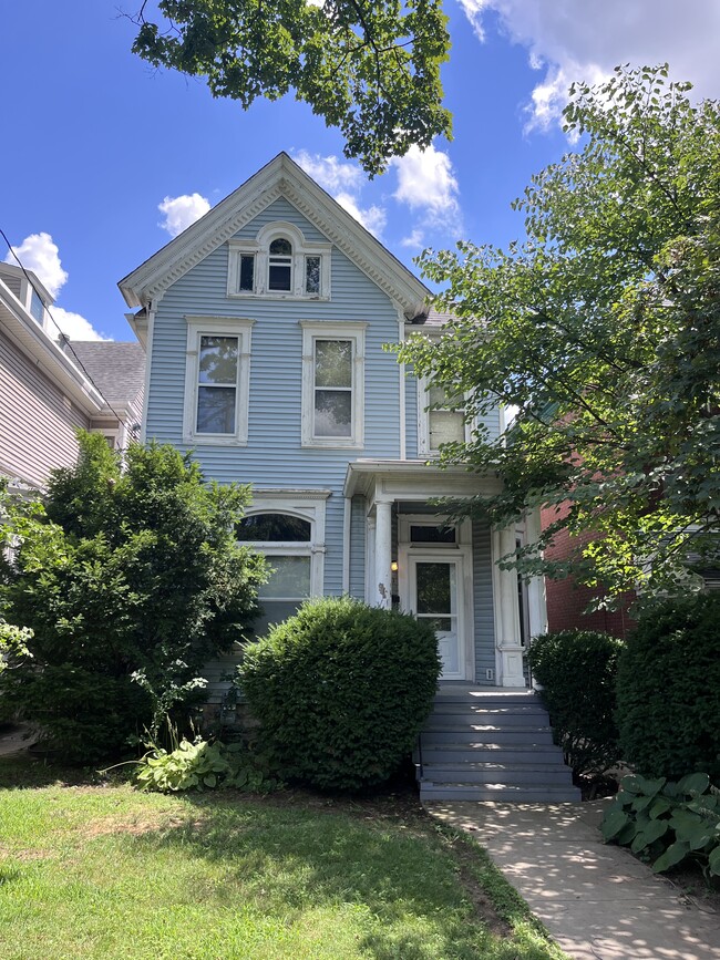 Building Photo - 1402 Hepburn Ave Unit 1 Rental
