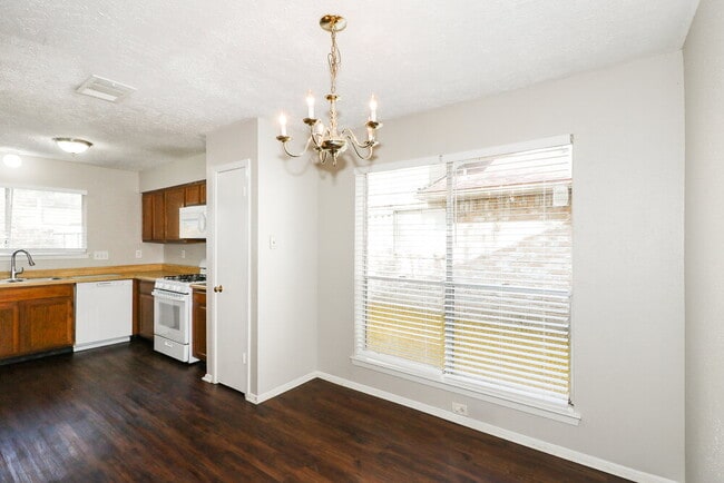 Photo - 15826 Beechnut St