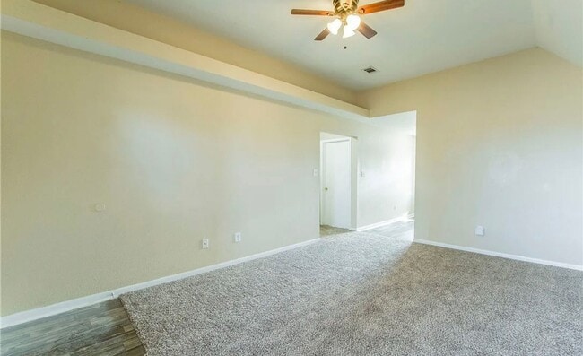 Photo - AVAILABLE NOW! (SECTION 8 ACCEPTED)