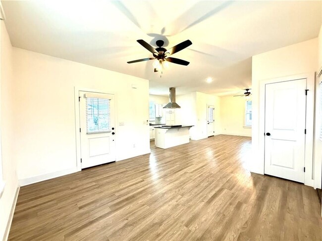 Photo - 890 S One Mile Rd