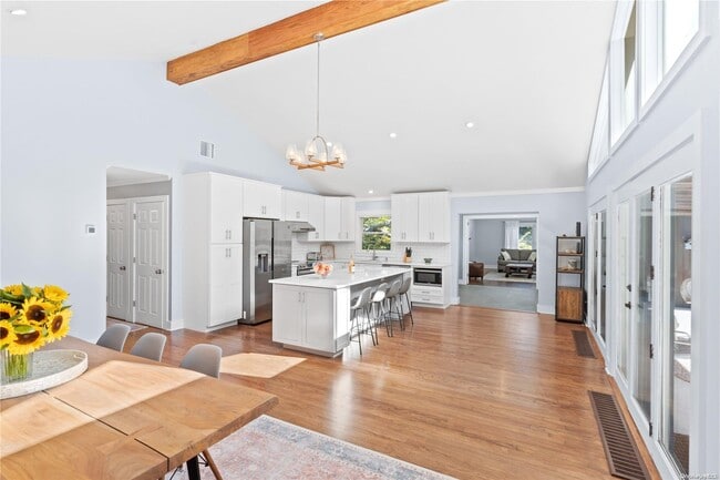 Photo - 300 Marion Pl