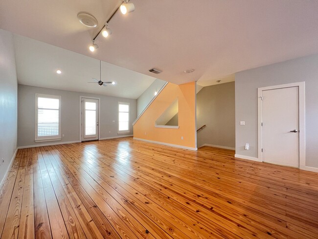Photo - 1205 Kinney Ave