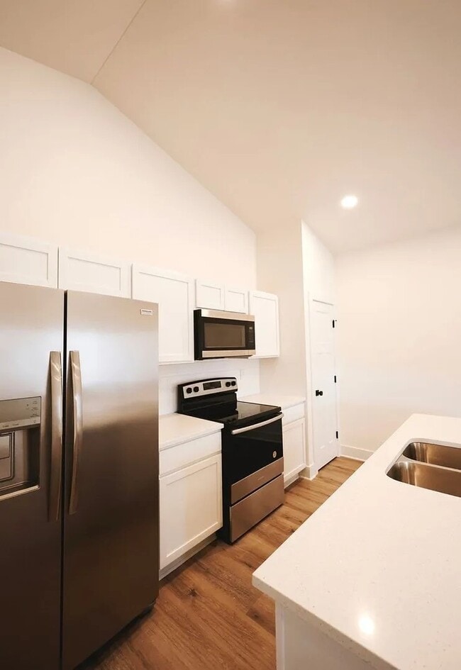Photo - 519 Briarbrook Ln