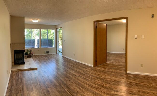 Photo - Rosecrest Apartments