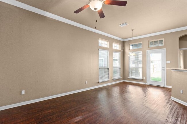 Photo - 3310 Greyfriar Dr