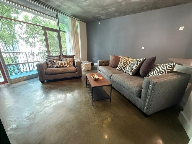 Building Photo - 845 Spring St NW Unit 113 Rental