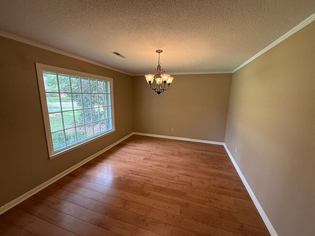 Photo - 4 Bedroom Brick Home in Alice Drive Area!