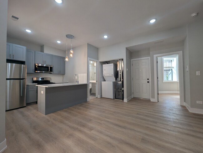 441 W Belden Ave Unit 9