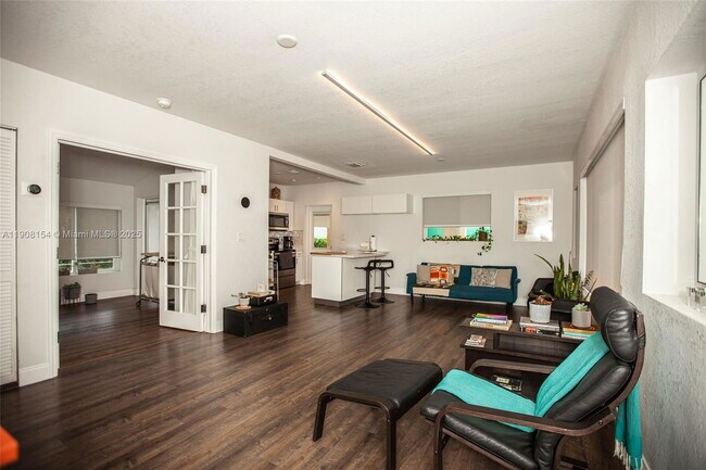 Photo - 1050 NW 46th St