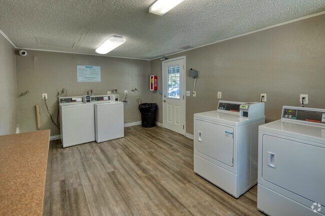 8525 N Armenia Ave Tampa, FL 33604-2628