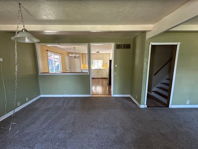 Photo - Charming 4 bed/1.5 bath home for rent