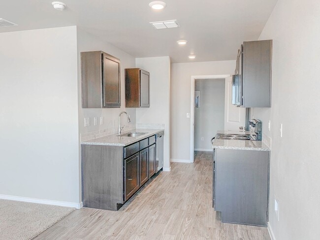 Photo - 1708 134th St