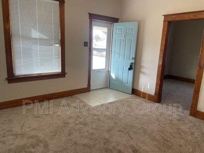 Photo - 1000 SW College Ave