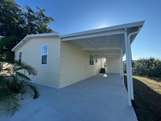 Building Photo - 3 Eland Dr