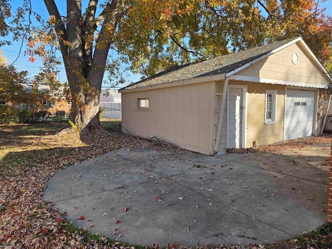 Photo - 23209 Detour St