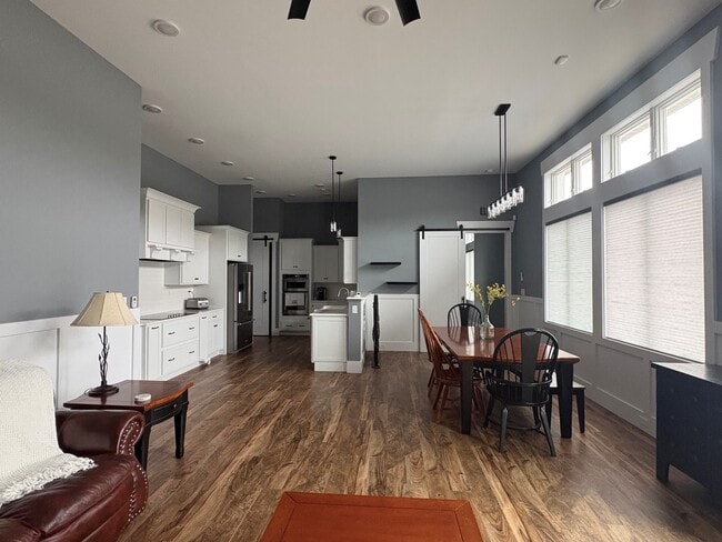 Photo - 12680 Back Creek Valley Rd Unit Luxury Apartment