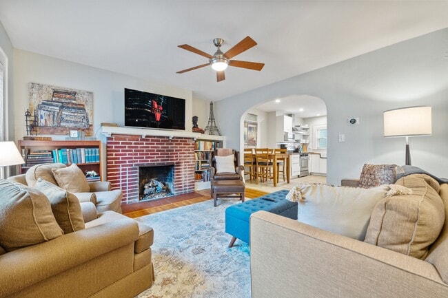 Photo - 1146 Wade St NE