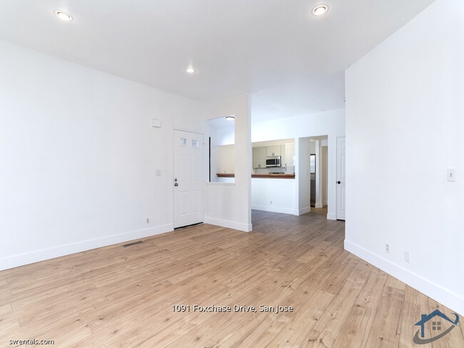 Photo - 1091 Foxchase Dr