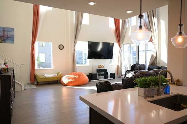 Building Photo - 45139 Challenge Cmn Unit 1001