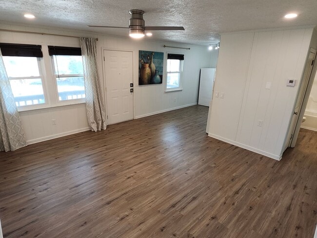 Photo - Newly Renovated 2 bedroom, 1 bathroom Apartment on Panama City Beach