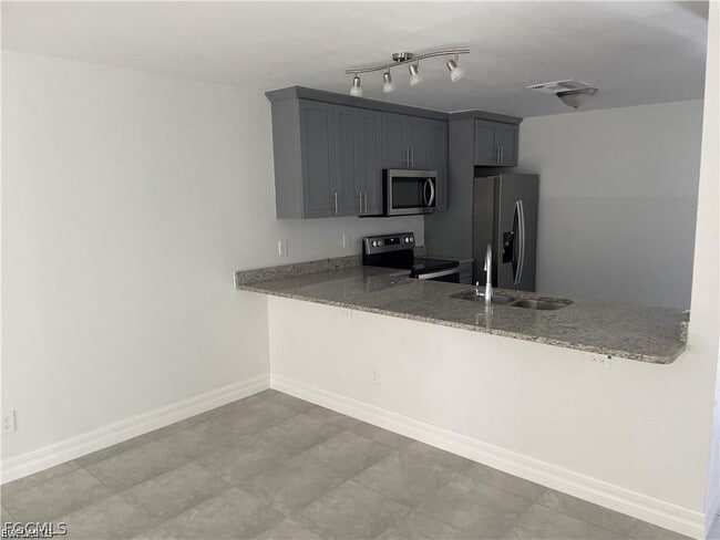 Photo - 1114 Capetown Ave