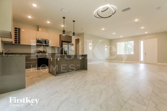 Photo - 4391 Cuthbert Ave