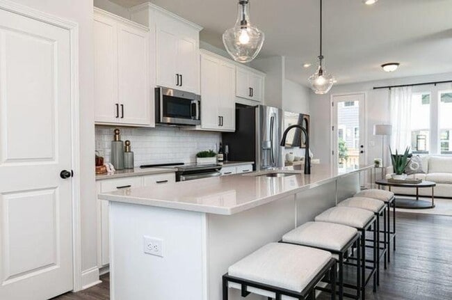 Building Photo - Beautiful Grant Park Townhome Directly on the Atlanta BeltLine w/ City Views!