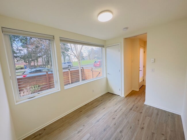 Photo - 3 Bedroom Central District Townhome w/ Garage, AC & Rooftop Deck