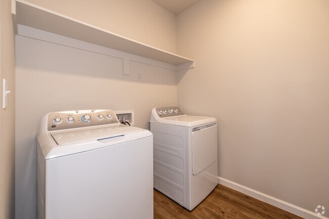 3BR, 2.5BA - 1686SF - Cypress - Laundry Room
