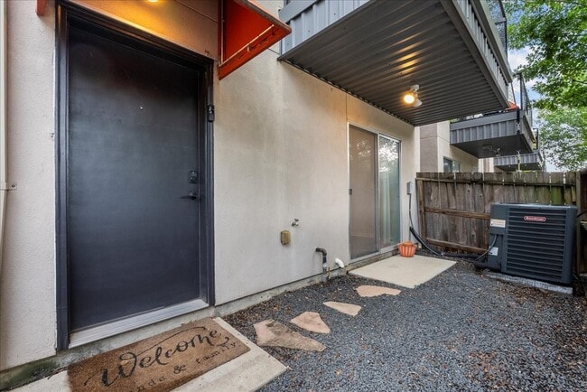 Photo - 2453 Wentworth St