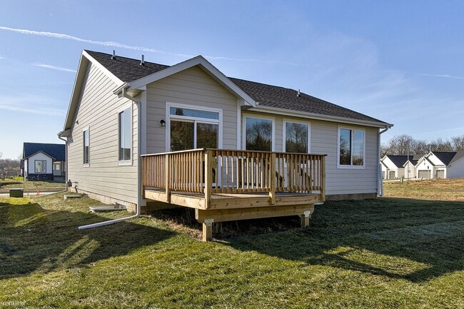 Photo - 3 br, 2.5 bath House - 529 Meadows Ct